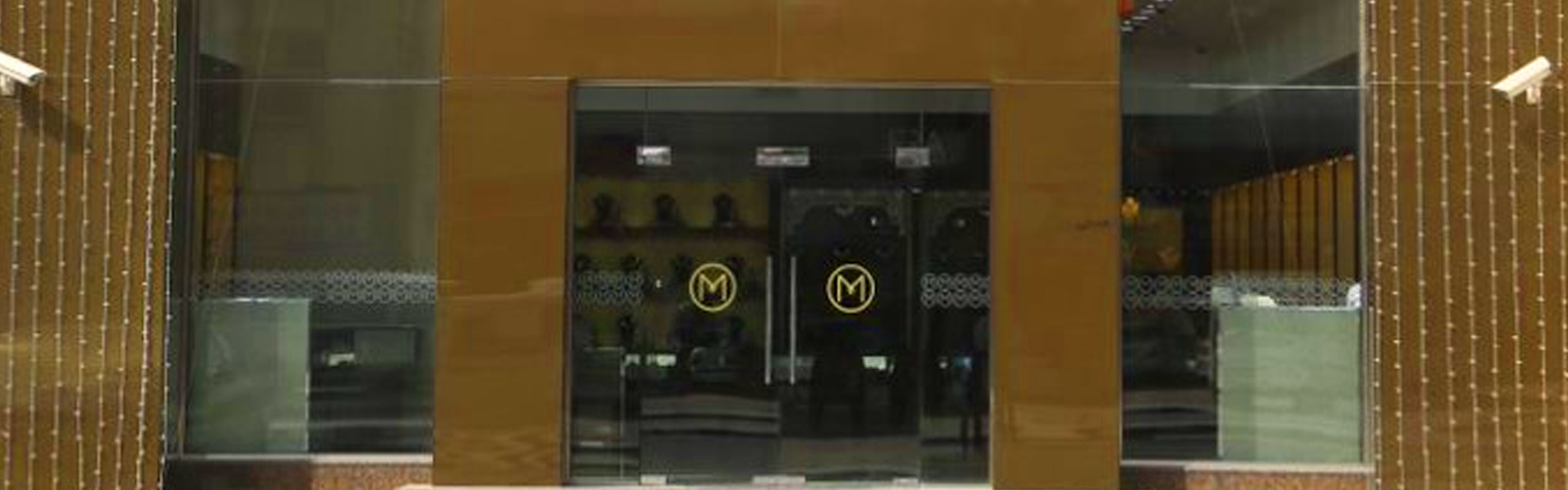 Malabar Gold Diamonds Stores  in Rak  Mall KhuzamRoad